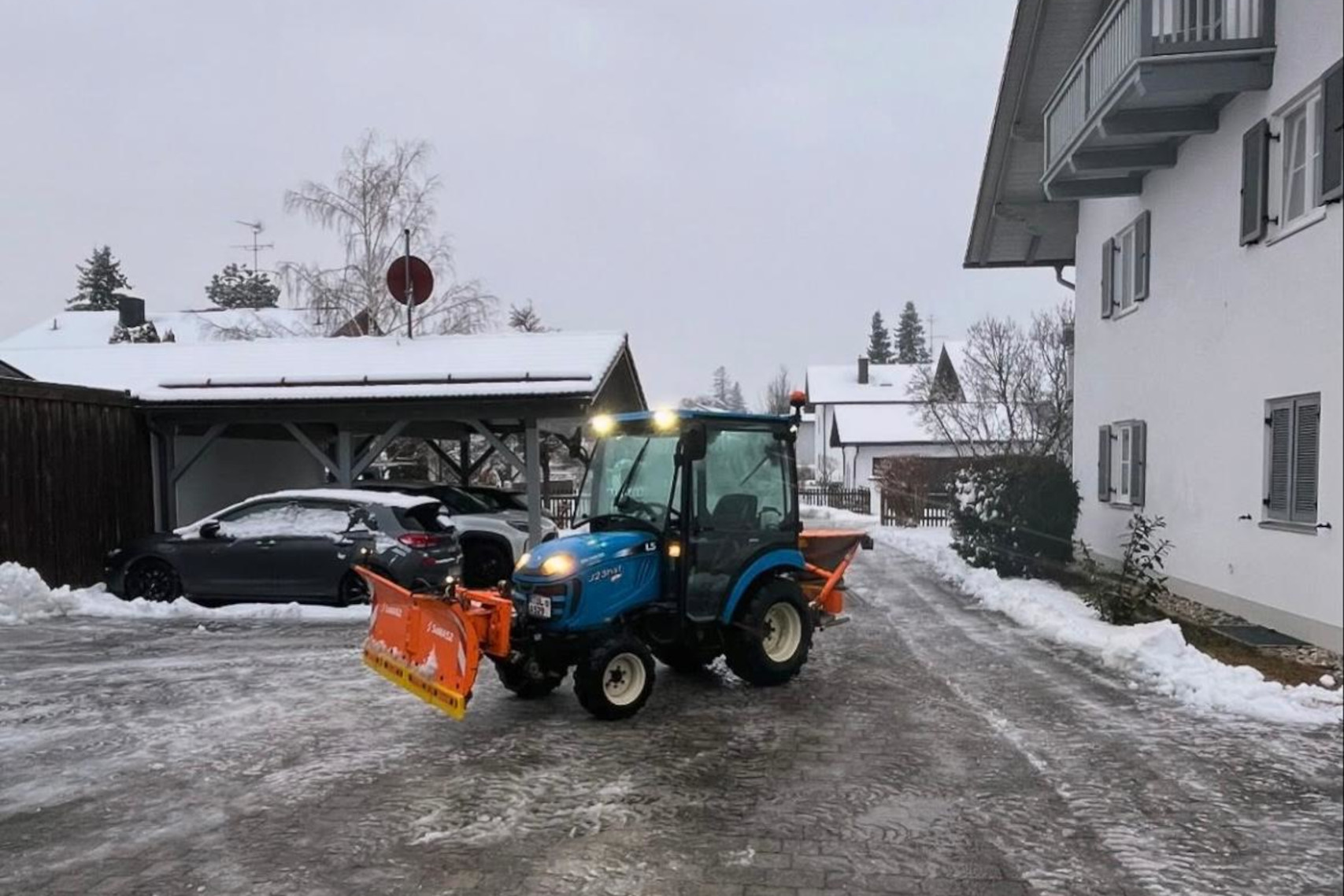 Traktor_skaled
